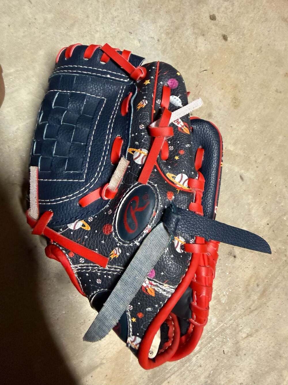 Rawlings Players Series 9 Inch Baseball Glove Space Print